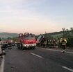 bus-travolge-cinque-auto-e-finisce-in-una-scarpata-sulla-a16.-un-morto-e-14-feriti