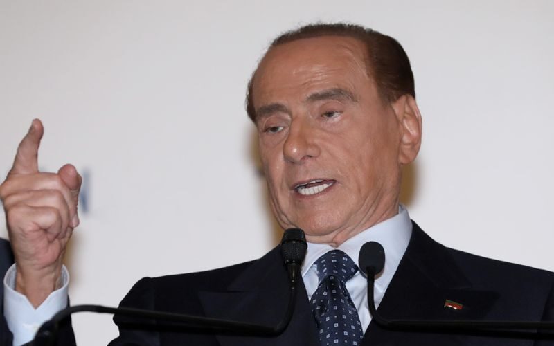 per-berlusconi-camera-ardente-ad-arcore-e-funerali-di-stato-in-duomo