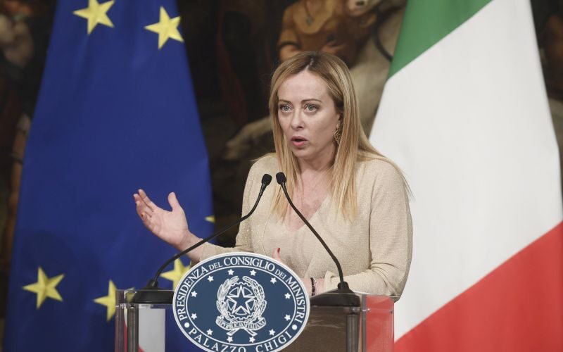 italia-francia,-meloni-“interessi-comuni,-dobbiamo-dialogare”