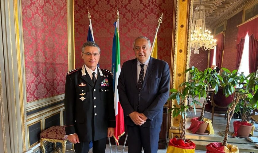 il-sindaco-di-palermo-incontra-il-generale-dei-carabinieri-giovanni-truglio