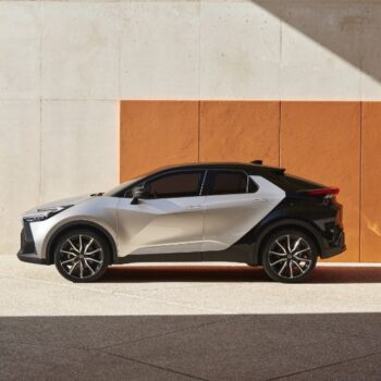 nuovo-toyota-c-hr,-il-“super-coupe”-ancora-piu-performante