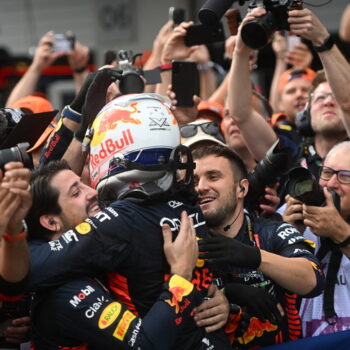 verstappen-vince-il-gran-premio-d’austria,-le-ferrari-al-secondo-e-al-quarto-posto