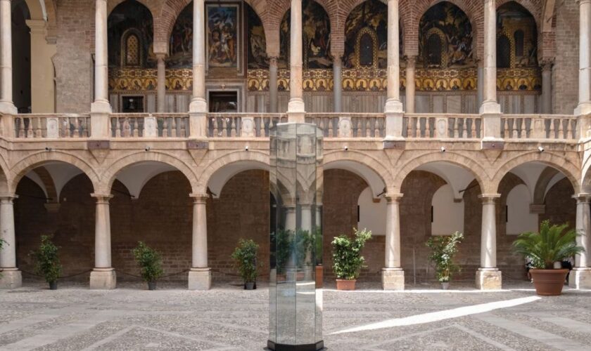 palermo,-a-palazzo-reale-l’installazione-di-cicconi-tra-arte-e-scienza