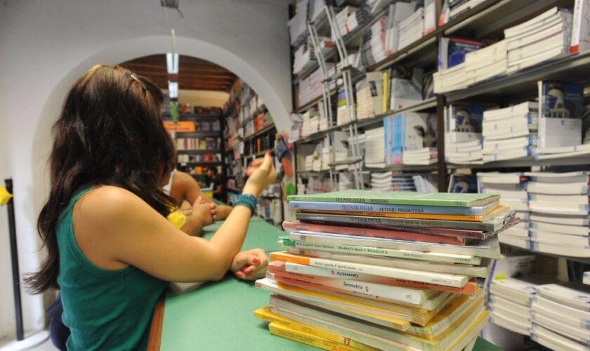 riparte-in-puglia-misura-per-la-fornitura-dei-libri-di-testo-2023/2024″