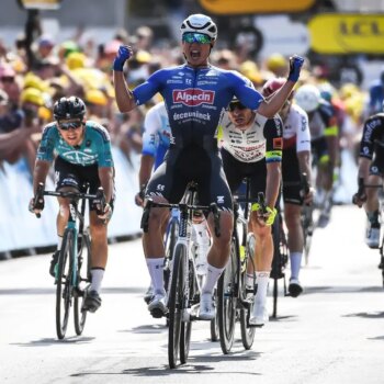 philipsen-concede-il-bis-al-tour,-adam-yates-resta-leader