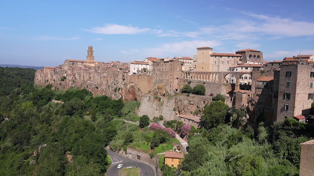 open-fiber,-pitigliano-diventa-un-borgo-smart