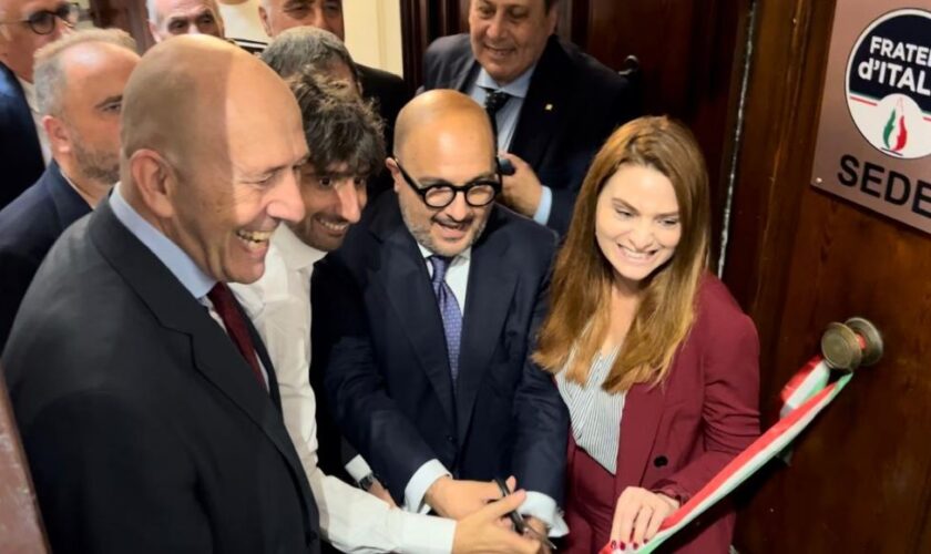 campania,-sangiuliano-inaugura-la-nuova-casa-di-fratelli-d’italia