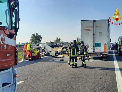 scontro-tra-auto-in-tangenziale-a-foggia,-due-morti