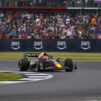 verstappen-in-pole-a-silverstone,-leclerc-4°-e-sainz-5°