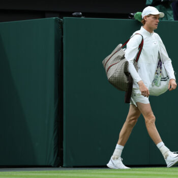 sinner-ai-quarti-a-wimbledon,-galan-battuto-in-tre-set