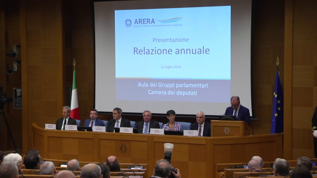 arera,-risparmio-energetico-e-bonus-efficaci-contro-il-caro-bollette