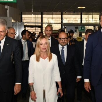 treno-roma-pompei,-meloni-e-sangiuliano-inaugurano-il-frecciarossa