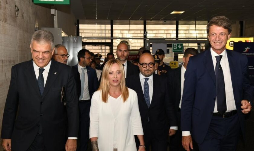 treno-roma-pompei,-meloni-e-sangiuliano-inaugurano-il-frecciarossa