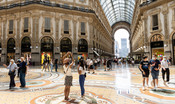 la-storia-della-galleria-vittorio-emanuele-ii,-tra-griffe-e-scaramanzia