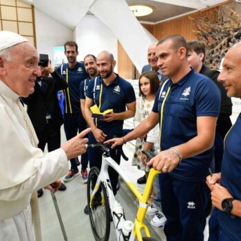 corridori-athletica-vaticana-in-udienza-da-papa-francesco