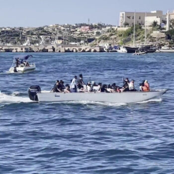 sbarco-autonomo-con-migrante-in-mare-a-lampedusa,-le-immagini