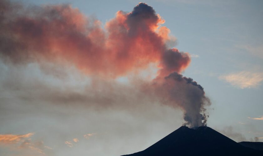 etna,-l’aeroporto-di-catania-chiuso-fino-alle-6-di-domani-per-la-cenere-vulcanica