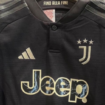 presentata-la-terza-maglia-ufficiale-della-juventus-per-la-prossima-stagione