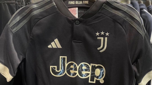 presentata-la-terza-maglia-ufficiale-della-juventus-per-la-prossima-stagione