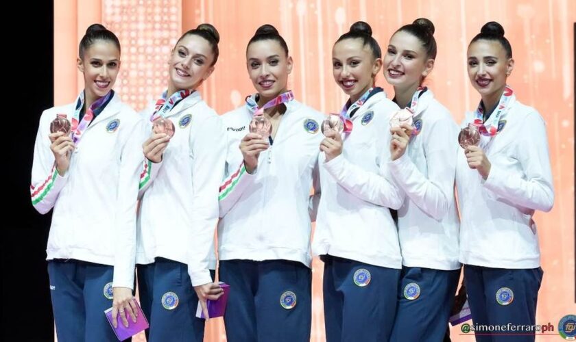 farfalle-di-bronzo-con-i-cinque-cerchi-ai-mondiali-di-valencia