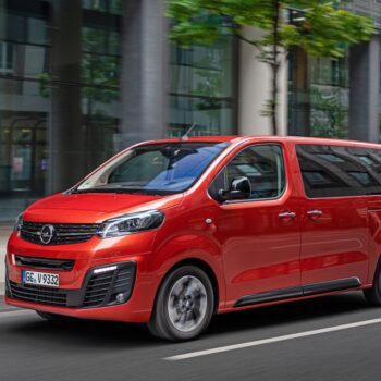 opel-vivaro-protagonista-al-caravan-salon-2023-di-dusseldorf