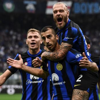 derby-e-primo-posto-all’inter,-milan-travolto-5-1