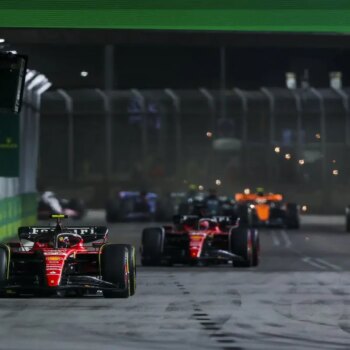 gioia-ferrari-a-singapore,-vince-sainz-davanti-a-norris