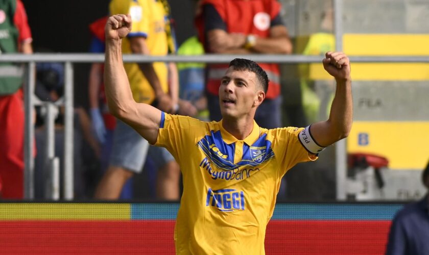 pinamonti-illude-il-sassuolo,-il-frosinone-rimonta-e-vince-4-2