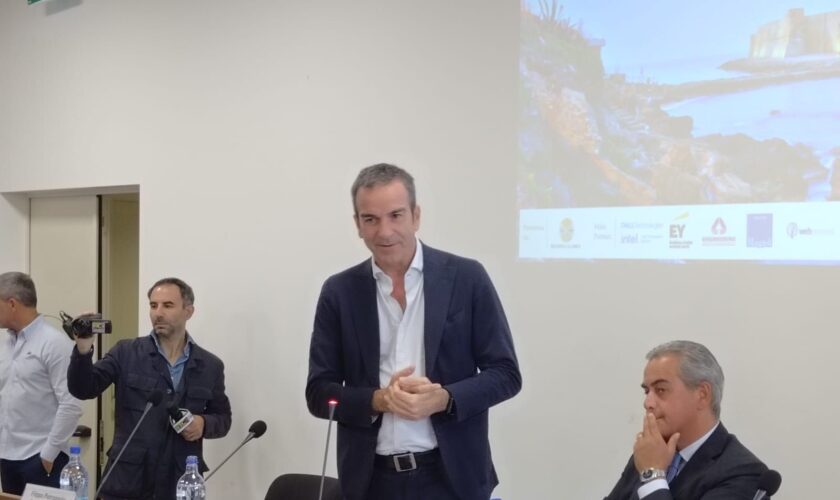 occhiuto-apre-i-lavori-del-“calabria-digital-summit”