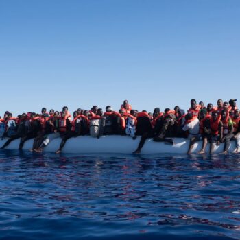 mediterraneo,-seawatch-“guardia-costiera-libica-spara-su-migranti”