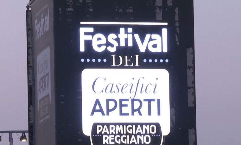 i-caseifici-del-parmigiano-reggiano-aprono-le-porte-al-pubblico