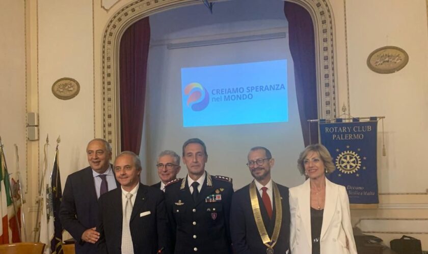 conferenza-del-generale-riccardo-galletta-al-rotary-club-palermo