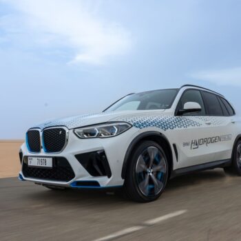 la-bmw-ix5-hydrogen-testata-nel-deserto