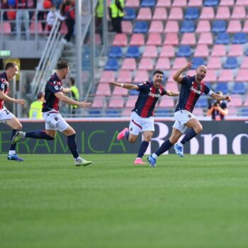 bologna-frosinone-2-1,-ferguson-e-de-silvestri-gol