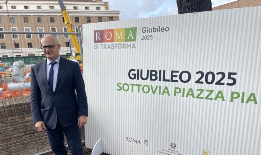 roma,-gualtieri-inaugura-passerella-pedonale-in-piazza-pia