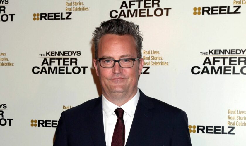 morto-l’attore-matthew-perry,-star-di-“friends”