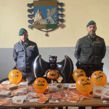 halloween,-sequestrati-a-napoli-oltre-100.000-prodotti-contraffatti