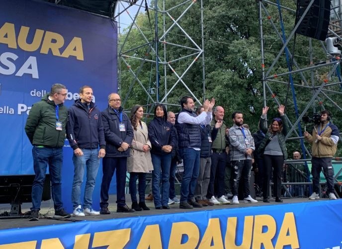 manifestazione-della-lega-a-milano.-salvini-“fascista-e-chi-odia-israele”