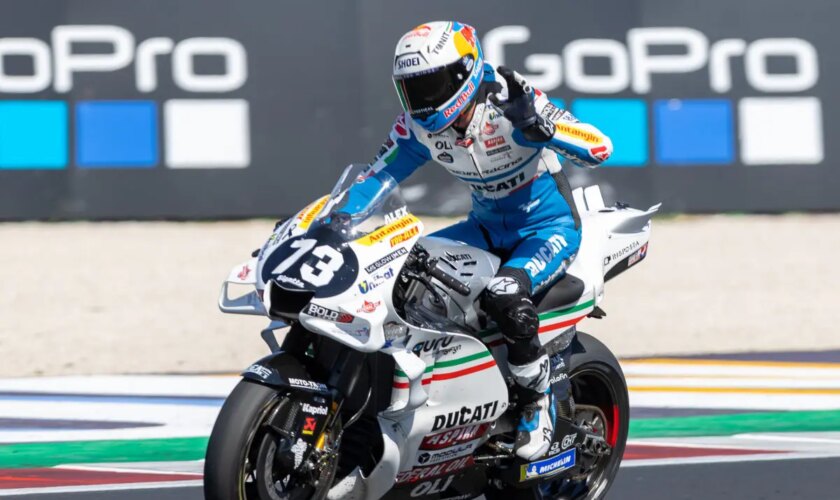 alex-marquez-vince-la-sprint-race,-martin-e-bagnaia-sul-podio