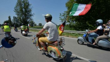 si-terranno-a-pontedera-i-vespa-world-days-2024