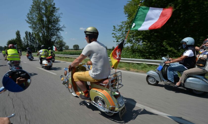 si-terranno-a-pontedera-i-vespa-world-days-2024