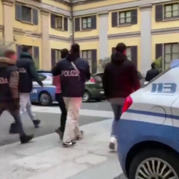 milano,-a-rogoredo-5-arresti-e-un-chilo-e-mezzo-di-droga-sequestrata