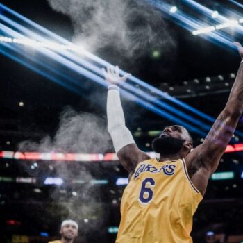 pacers-e-lakers-ai-quarti-della-nba-cup,-lebron-nella-storia