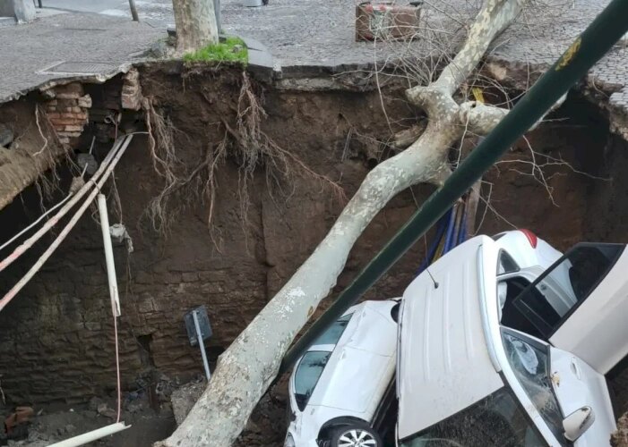 voragine-nel-cuore-del-vomero-a-napoli,-tanta-paura-ma-nessun-ferito