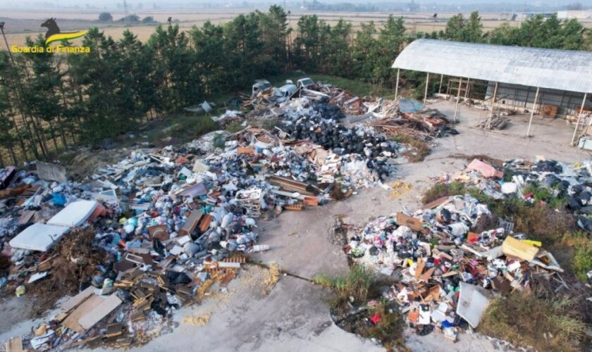 scoperta-nel-pavese-una-discarica-abusiva-su-un-terreno-confiscato