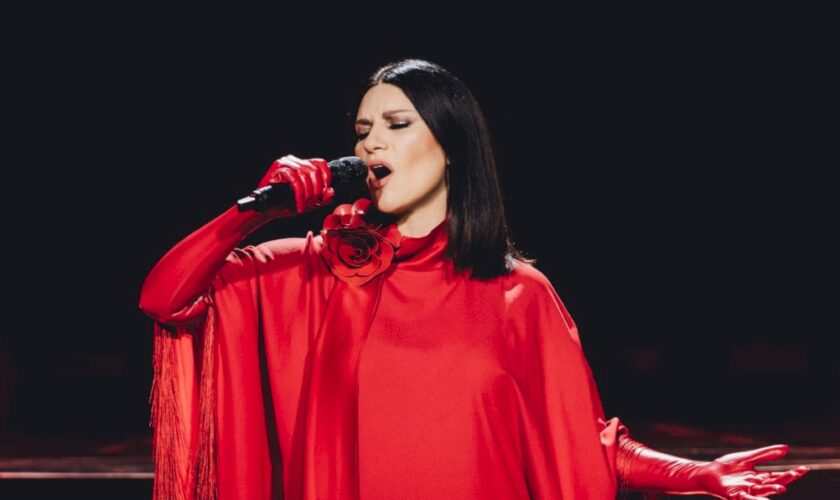 laura-pausini-chiude-il-tour-mondiale-il-31-dicembre-a-messina