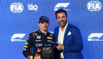 pirelli-pole-position-award,-buffon-premia-verstappen