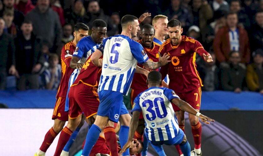 roma-ai-quarti-di-europa-league,-al-brighton-non-basta-l’1-0