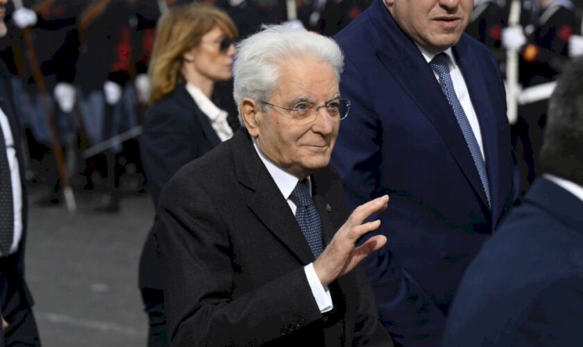 unita-nazionale,-mattarella-“istituzioni-sono-chiamate-a-dare-esempio”