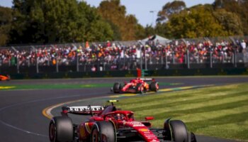 doppietta-ferrari-in-australia,-vince-sainz-davanti-a-leclerc